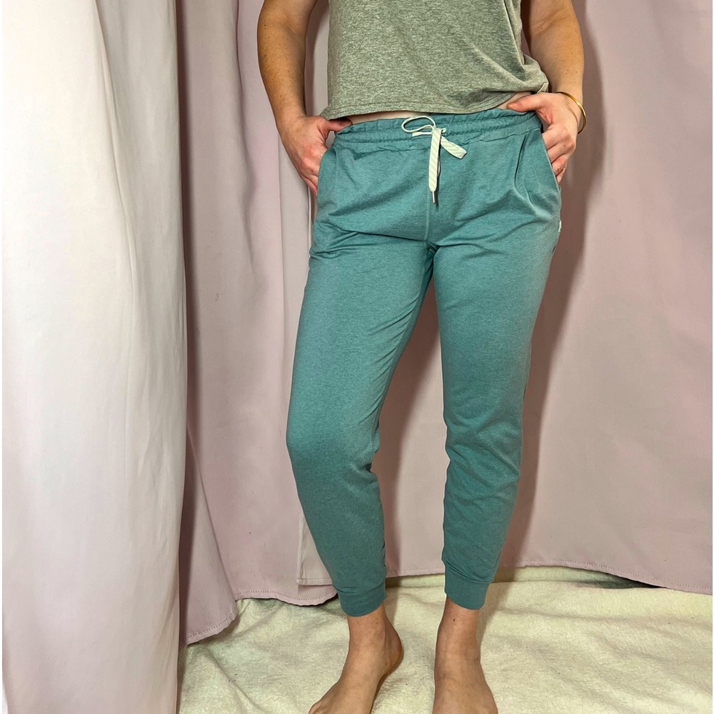 Vuori Performance Jogger  DreamNit Fabric